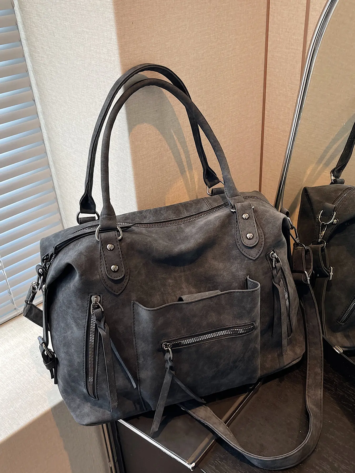 Fashionable frosted travel commuter tote bag, Elegant commuter bag, casual and versatile shoulder crossbody bag, simple niche design shoulder handbag, suitable for traveling, daily commuting and other scenarios, Casual Crossbody Bags