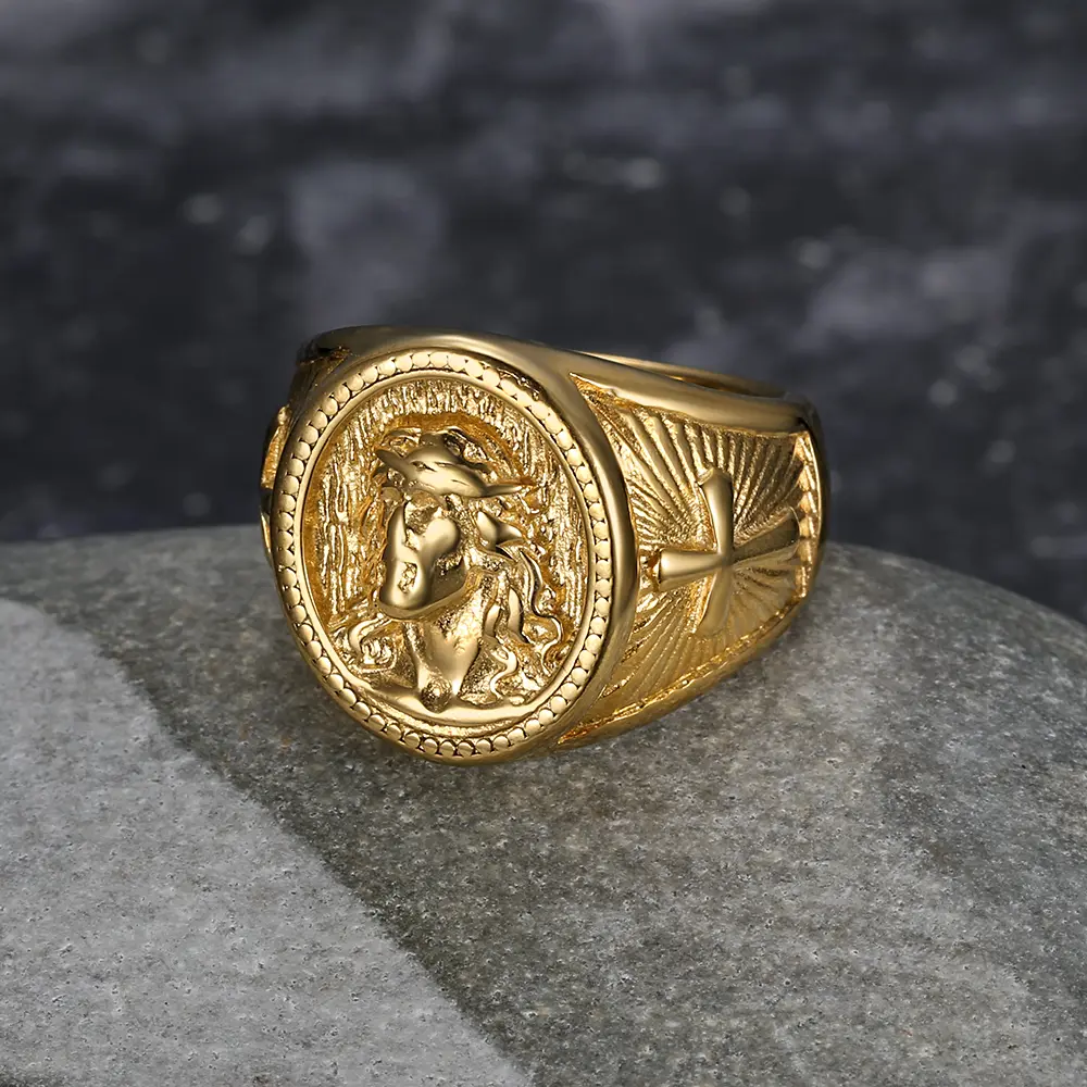 Men's Jesus Portrait Ring, Gold-Plated Stainless Steel Religious Jewelry, Christmas and Anniversary Gift for Him, Men's Jewelry, Christmas Gift, Religious Art, Rings, Durability, Symbol Of Love, Luxurious, Men's Accessories