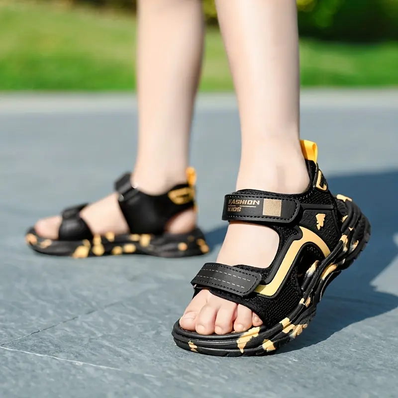 Fashionable camouflage sandals summer beach shoes