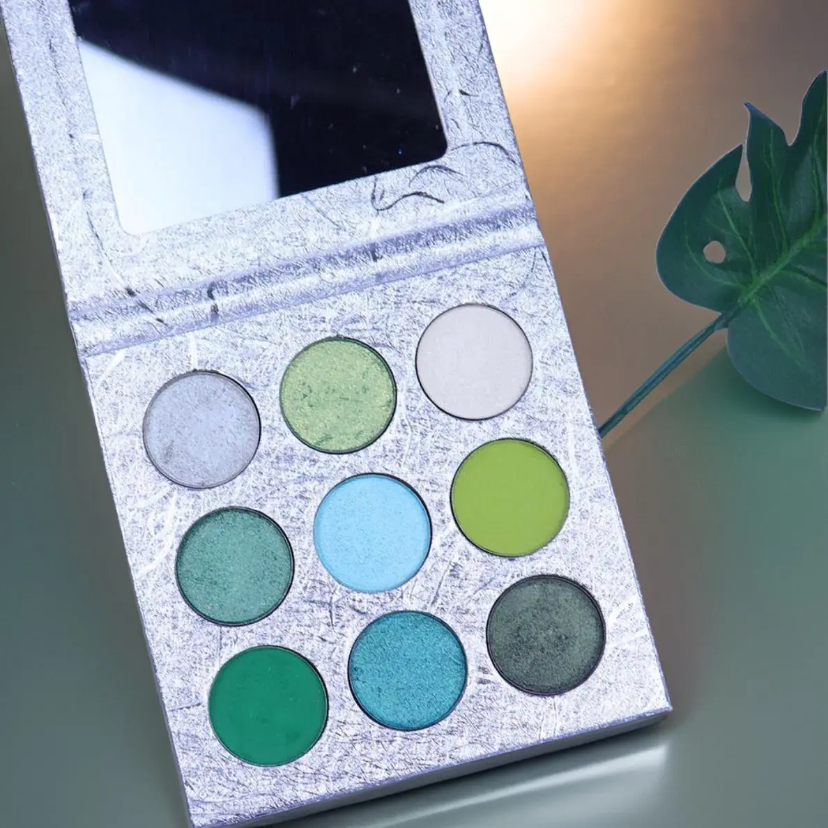 Mini Envy Eyeshadow Palette💚