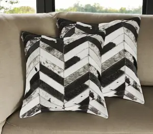 HomeRoots 544580 18 in. Black & Natural Chevron Cowhide Throw Pillows - Set of 2