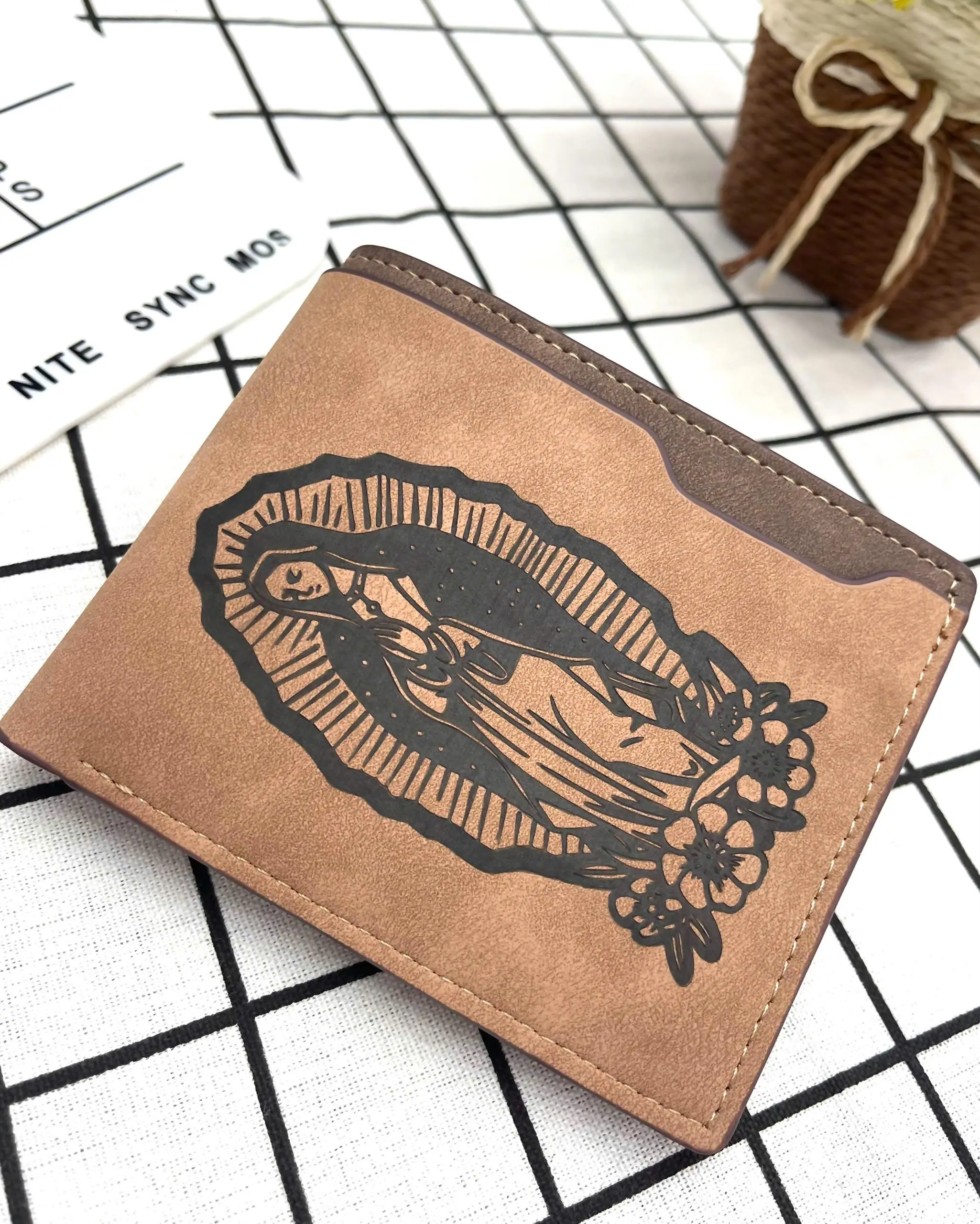 Virgin of Guadalupe Mexican, Orgullo, Familia, Herencia, Engraved wallet gift for Latinos, Cartera Para Hombre, Personality Handmade Wallet – Laser. Bold, unforgettable gift for your lover, father