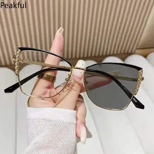 Fashion Cat Eye Anti Blue Light Photochromic Glasses Women Vintage Triangle Metal Frame Color Change Eye Protection Spectacles