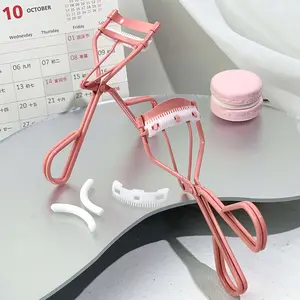 Eyelash curler, eyelash curler with comb, pink eyelash curler, mild and safe mascara curler, can curl eyelashes and lift eyelashes in a few seconds