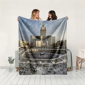 1 piece Panoramic view of the Grand Mosque in Mecca during Hajj and the Royal Clock Tower themed flannel blanket - Modern design flannel blanket, suitable for sofas and beds, all-season use, super soft and warm, digital printing, 100% polyester