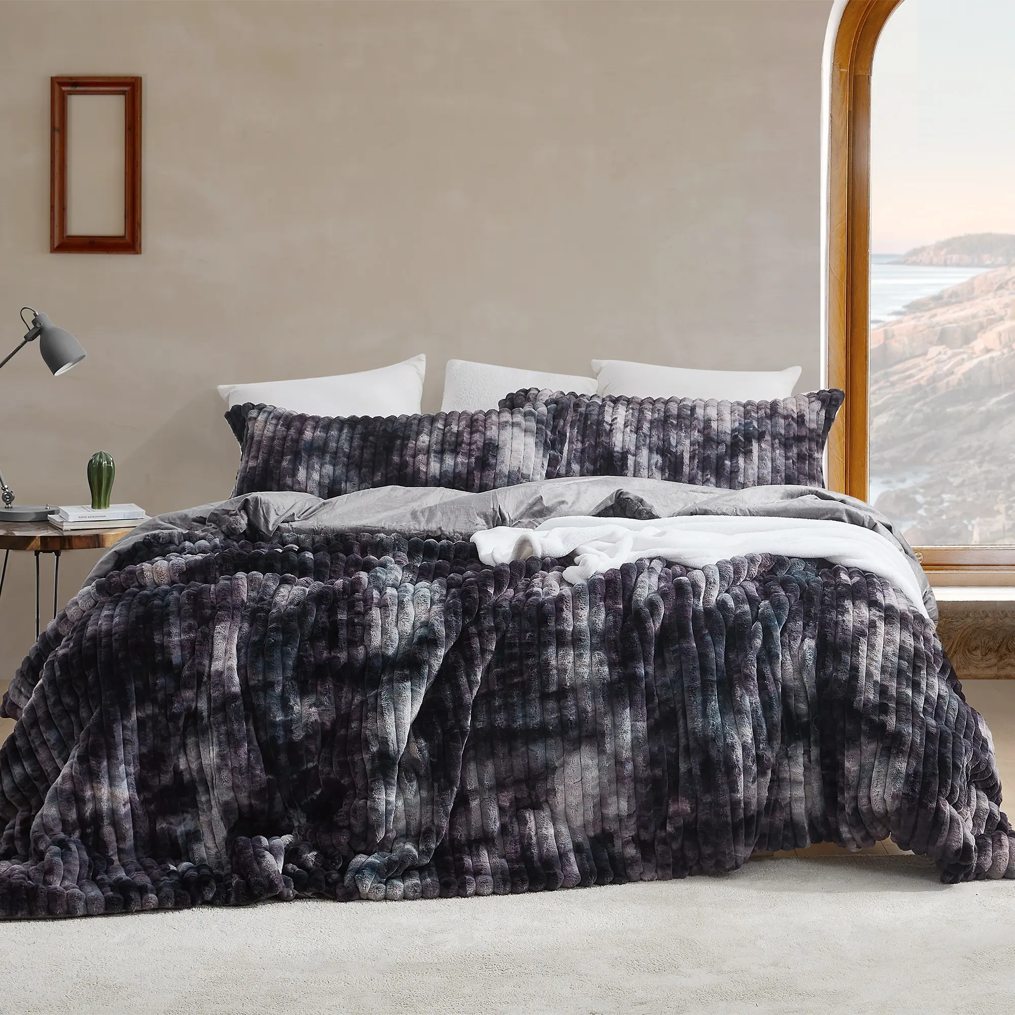 Keep Scrolling - Coma Inducer Oversized Comforter - Lunar Eclipse