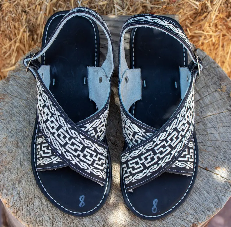 MENS EMBROIDERED HUARACHE Mexican sandals with cushioned sole