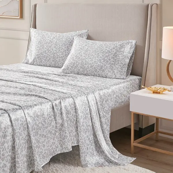 MAIN STREET Sheet Set, Printed Satin - Includes Sheet, Printed Fabric, and Decorative Accessories, Printed Satin Sheet Set