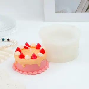 4 Styles Aesthetic Cake Silicone Candle Mold, Cute Rabbit Head, Strawberry Cake, Piggy Cake Wax Mould for DIY Scented Candle Soap Resin, Sweet Home Party Birthday Craft Gift Molding