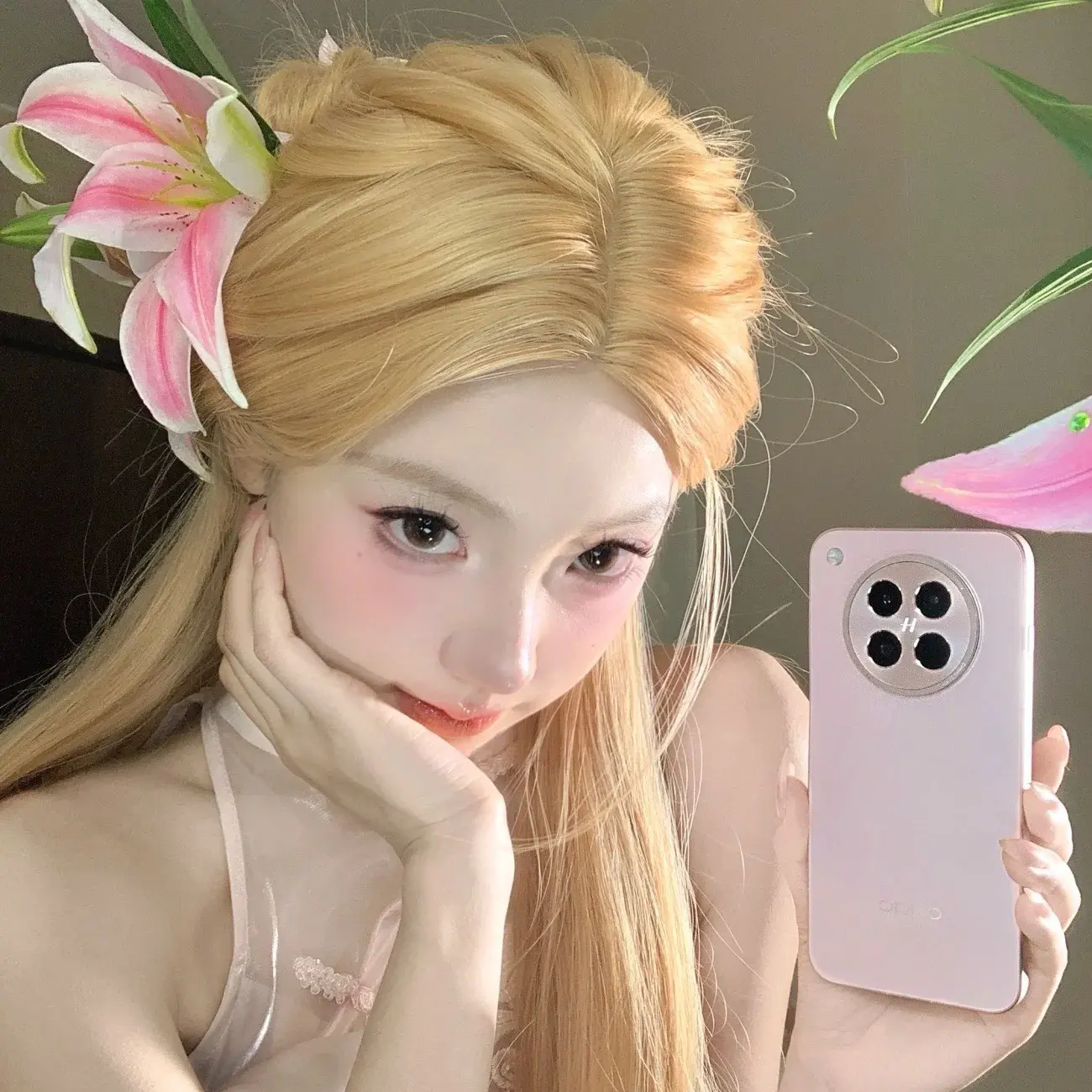 Shallow Powder Lily Hairpin   One (GA151