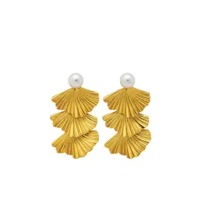 Pearl Isle Earrings
