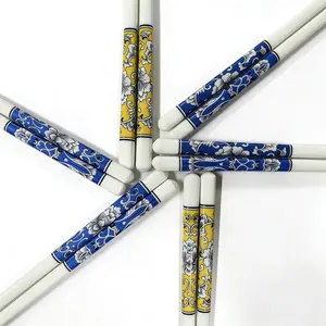 [Chinese Porcelain Charm] New Chinese Style Ceramic Chopsticks Gift Set, High-Temperature Underglaze Color Interlocking Lotus Pattern, Anti-Slip & Mildew Resistant Tableware, 6 Pairs Luxury Retro Chinese Gift, Ideal for Asian Cuisine/Holiday Gifts Dinnerw