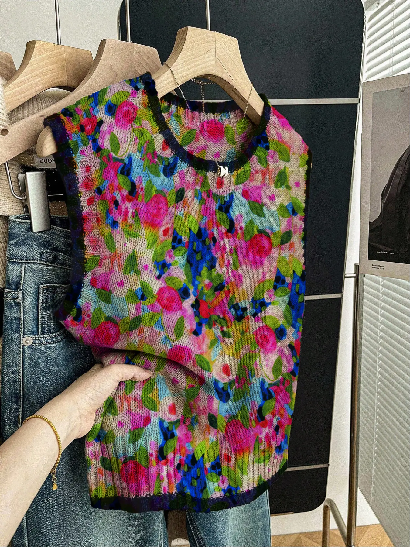 1 piece + Spring/Summer Back-to-School Casual Style Loose Round-neck Sleeveless Knitted Tank Blouse Fitted in Dark Blue with Colorful Edging and Patchwork Print for Women Tops, Casual Elegant Sleeveless