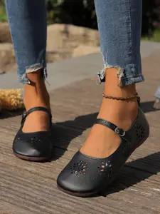 Women's Fashionable Hollow Out Flower Design Slip on Flats, Ballerina Flats, Ballet Flats, Casual Comfortable Breathable Flat Shoes for Daily Wear, Lightweight Breathable Shoes for Women & Girls