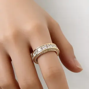 1PC square synthetic zirconium alloy row ring, featuring a minimalist and fashionable style, with a delicate and sparkling pavé craftsmanship, suitable for women to wear during daily commuting or social occasions.