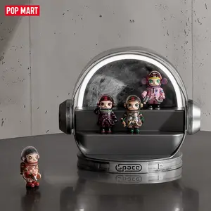 [Spanish] – MEGA SPACE MOLLY Refraction – Contenedor de Exhibición Luminoso