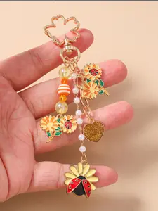 Enamel Floral Pattern Keychain, Butterfly Heart Daisy Pendant, Key Ring Decor, Car Backpack Handbag Accessory Gift