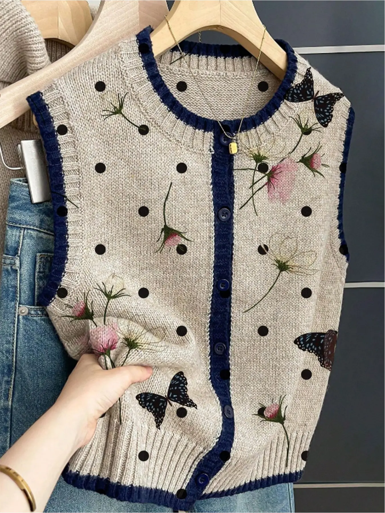 French retro style loose crew neck sleeveless contrast button khaki, contrasting polka dot floral print women's sweater vest, suitable for spring and summer, women's button sleeveless knitted sweater, Knit Vest Tops