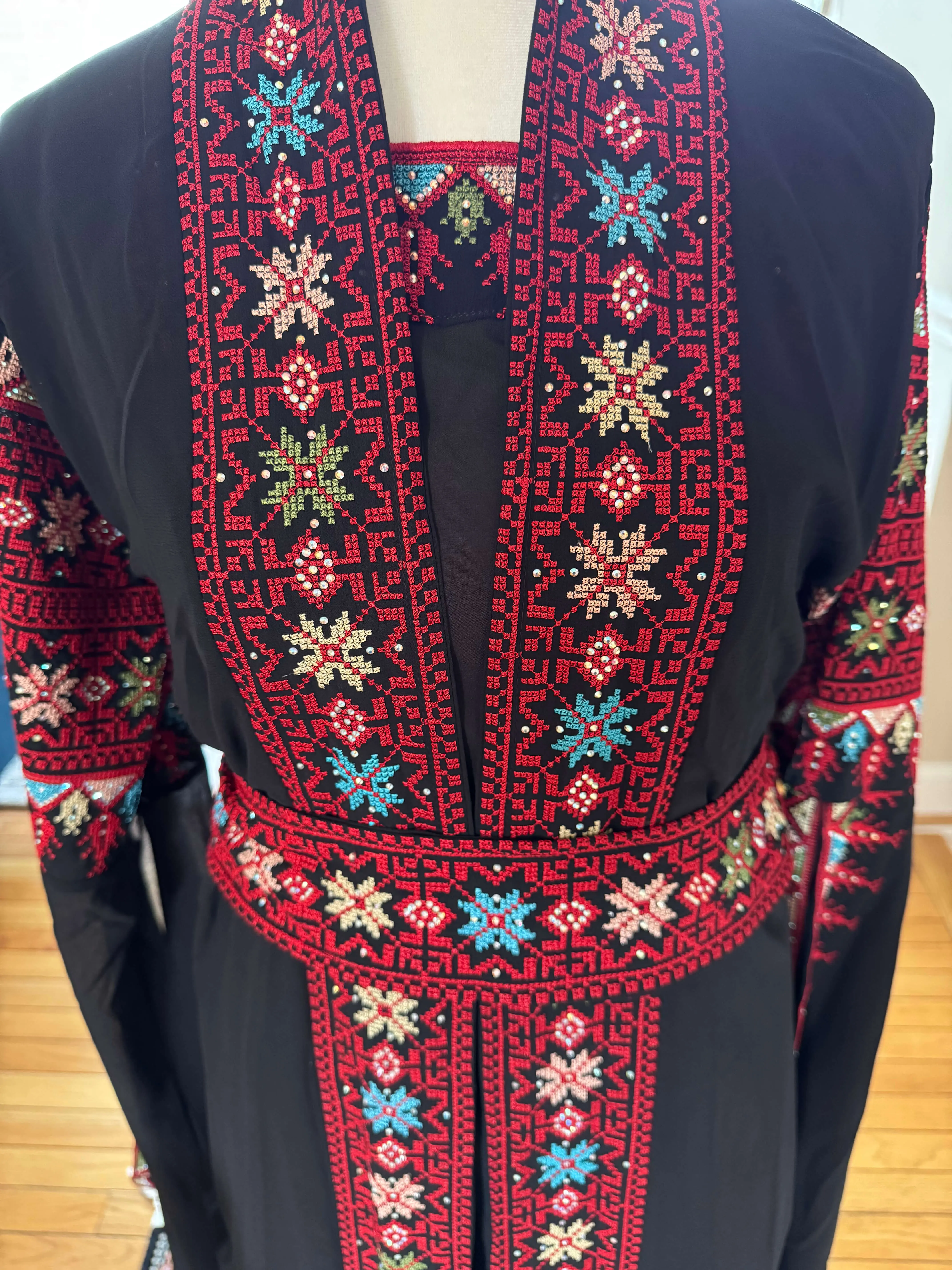 Luxury 2-Piece Embroidered Abaya Set – Chiffon Overlay with Inner Dress & Belt