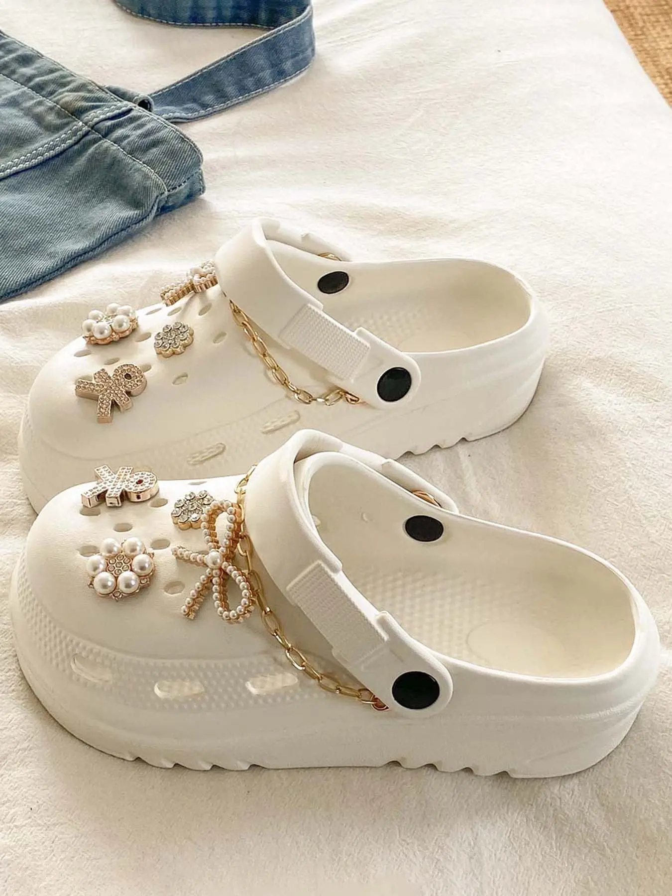 2026 New Korean Style Soft Hole Shoes for Women, Eva Outer Wear Thick Sole Height Increase, Comfortable Beach Sandals, Daily Commute Versatile, Half Strap, Trendy Casual Fashion Slippers, Summer Beach Footwear