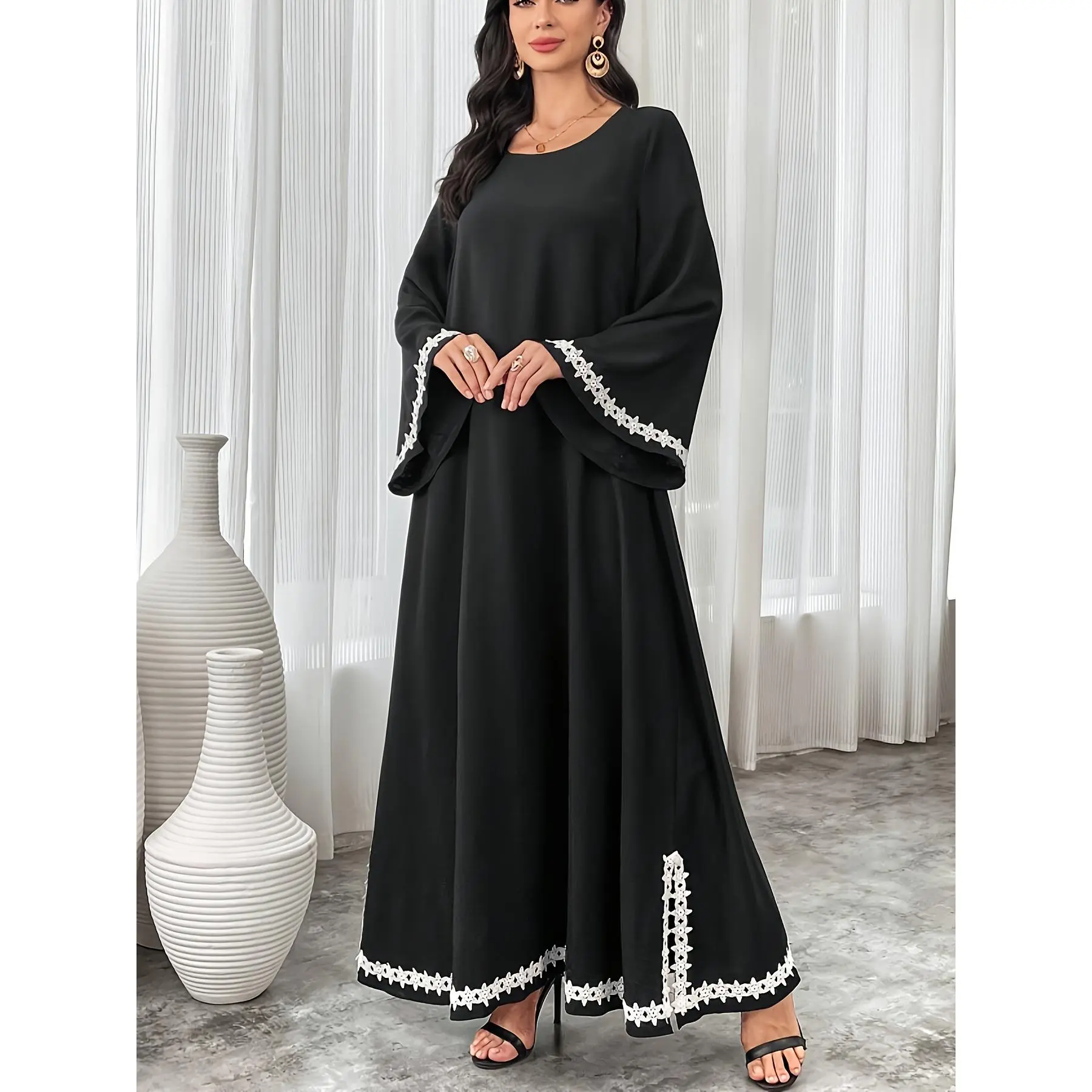 Women'S Elegant Turkish Kaftan Dress - Long Sleeve A-Line Maxi Dress with Round Neck, Black & White Trim, Loose Fit Winter Warmth, Solid Color Traditional Middle Eastern Attire, Long Sleeve Maxi Dress, Cultural Attire, Intricate Embroidery