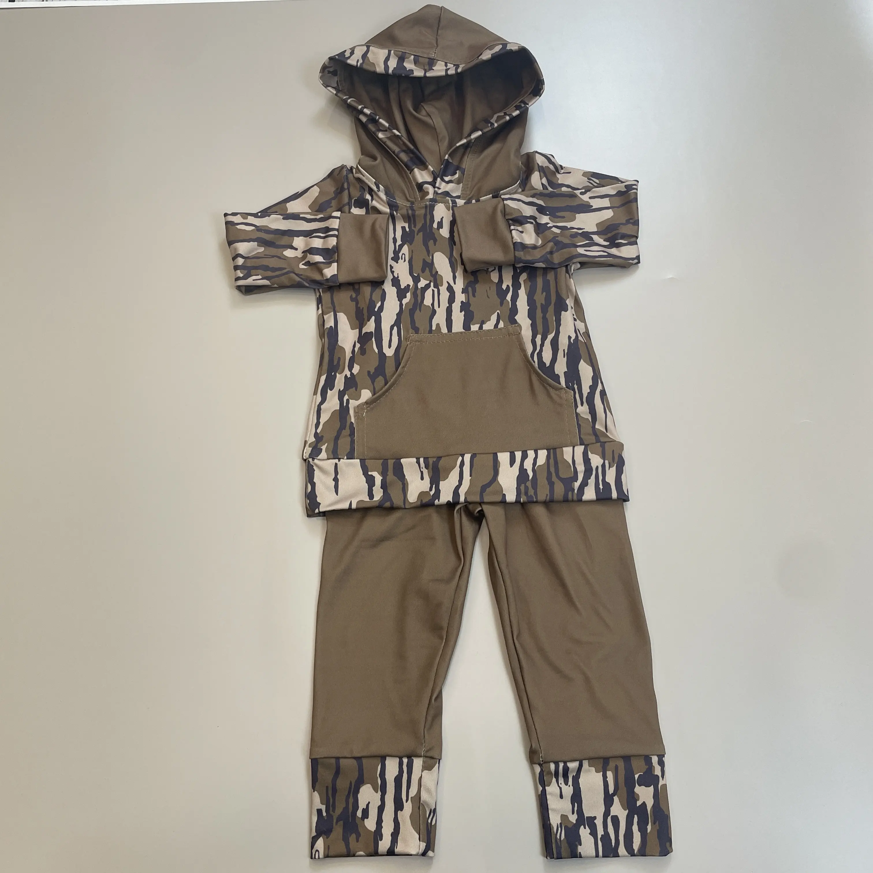 Casual Sets for Toddler Boys, 2-Piece Camo Suit with Long Sleeve Hoodie and Matching Pants for Fall Winter