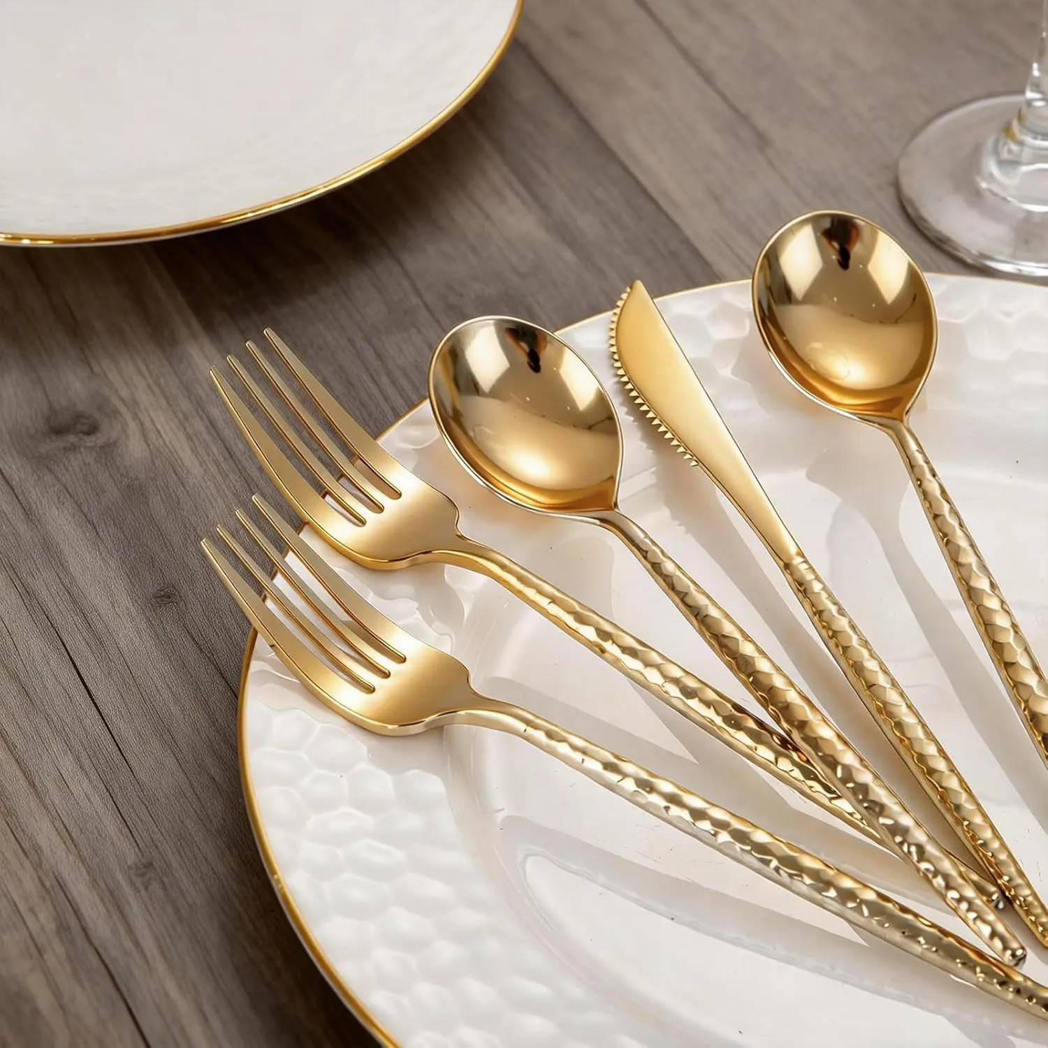 WILLIFE 300 Pcs Gold Plastic Silverware -Heavy Duty Plastic Silverware Includes 100 Forks 100 Spoons 100 Knives, Gold Silverware Set for Party, Wedding, Catering & Holidays Utensils Set Tableware Sturdy Utensils Set