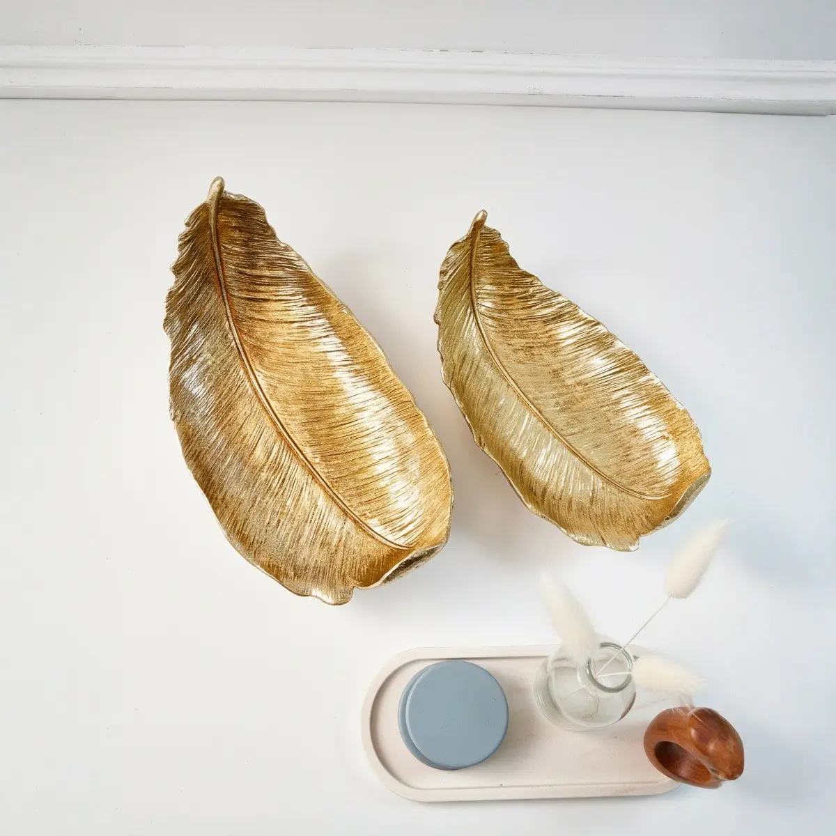 European Feather Decorative Tray, Vintage Style Resin Craft, Handmade Ornament for Home Party Holiday, Living Room Decoration, Modern Home Decoration, Living Room Ornaments, Decorative Piece
