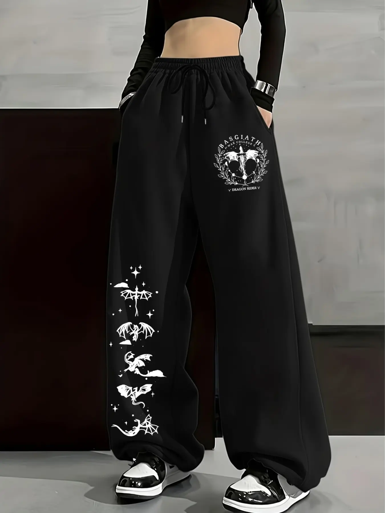 Black Oversized Basgiath Dragon Rider Gothic Drawstring Sweatpants Wide Leg High Waist Rise - Fourth Wing Merch, Womenswear, Casual High Waisted, High Waisted Design, Soft Heavyweight Fabric Streetwear, Bold Dragon Geometric Print, Loose Fit