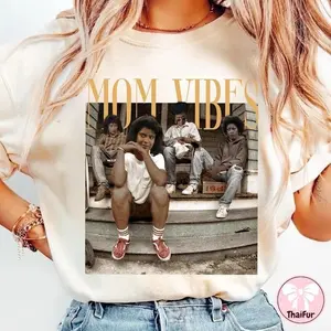 Black Woman Retro 90�s Mom Vibes , Sitcom moms , Funny Mom , Mom Life , Mother's Day Gift, Cool Mom Gifts, Thug Life shirts