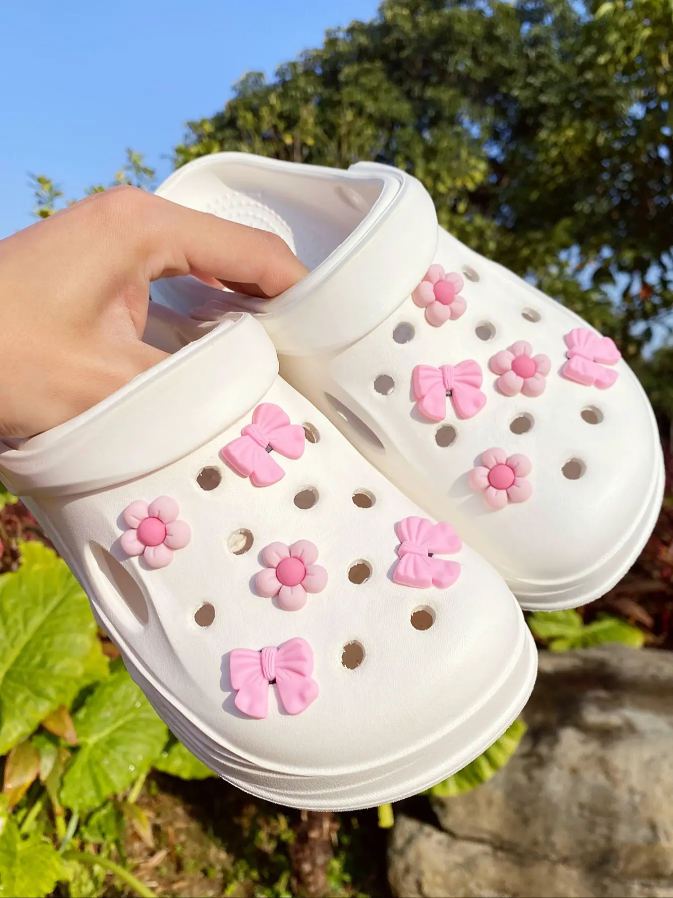 10 Piece Cute Bow Flower Shoe Decorations Shoe Embellishment Set Shoe Charms DIY Creative Casual Accessories, Fun Multifunctional Personalized Shoes for Parties and Special Occasions Slippers