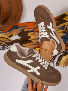 Women's Black & White Two-Tone Suede Retro Sneakers Low-Top Lace-Up Design Gum Sole Casual Trainers Daily Fashion Footwear Outdoor Walking Lifestyle Shoes Christmas heartwarming gift