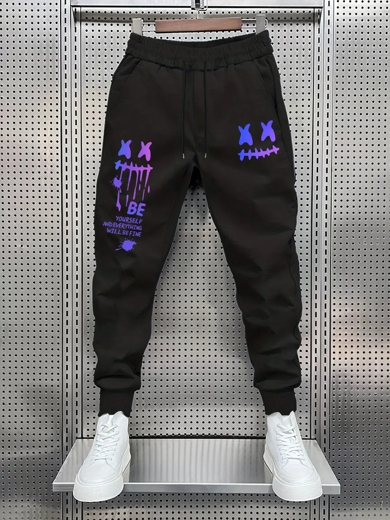Ghost Face Graffiti Print Unique Print Bold Jogger Pants, Casual Loose Fit Sportswear, Winter Fashion, Graphic Pattern, Trendy Streetwear