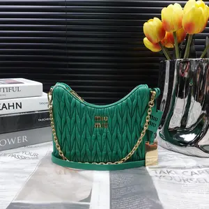 Pre-owned miumiu Lambskin Shoulder Bags Green Shoulder Bag T10360102