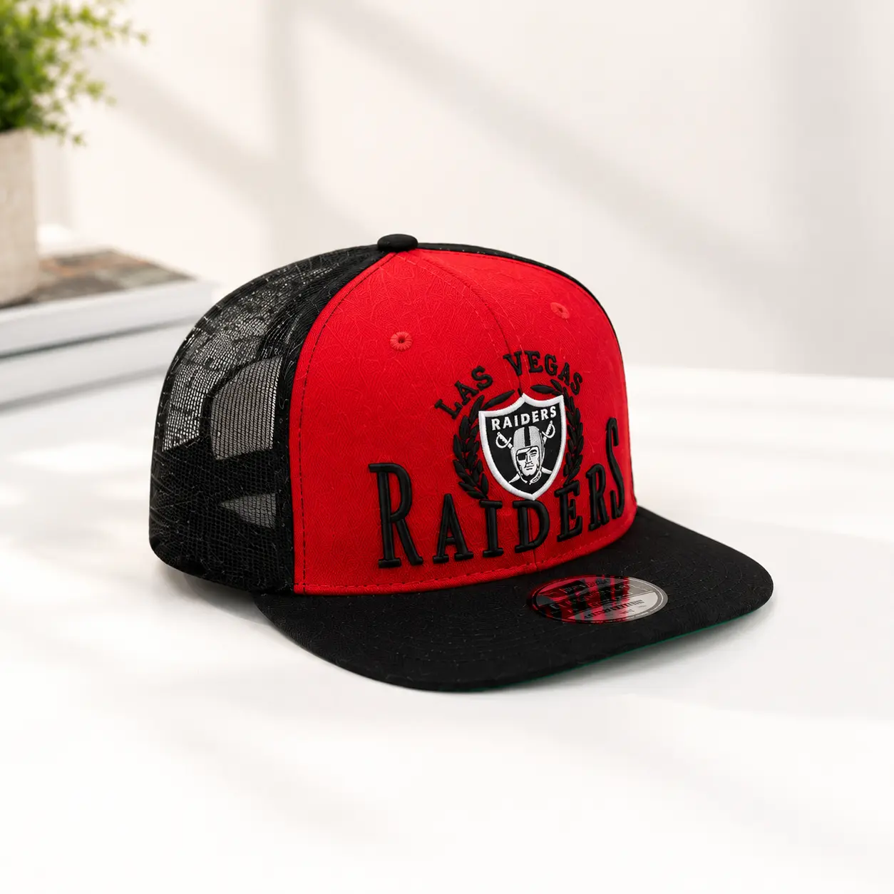 New Era NFL Raiders Snapback Hat, Premium Embroidered Logo Baseball Cap, Adjustable Flat and Curved Brim Styles, Baseball Hat for Men Women, Unisex Streetwear Sombrero