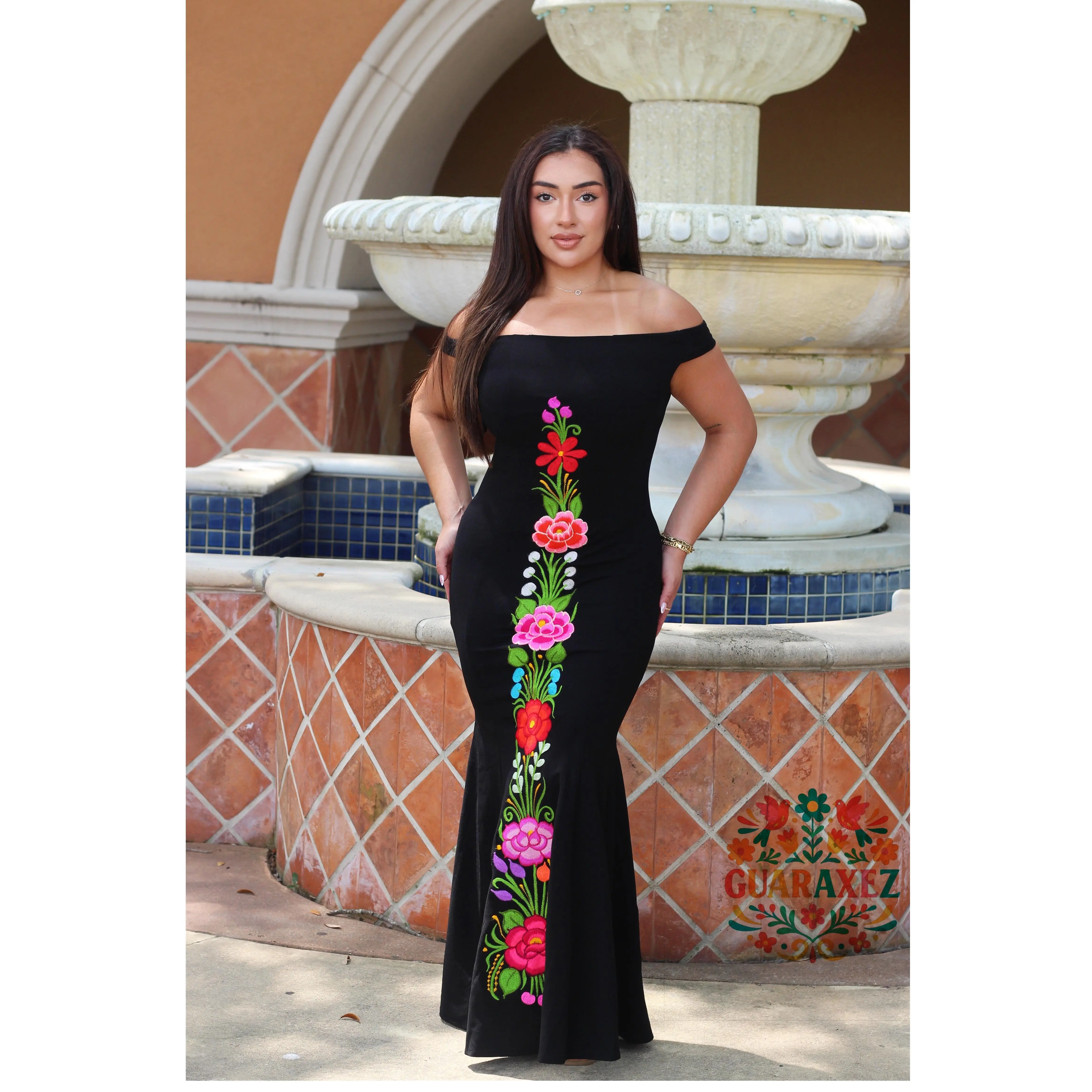 Elegante Embroidered Mexican Dress - Elegant Design with Floral Accents and Versatile Style for Any Occasion