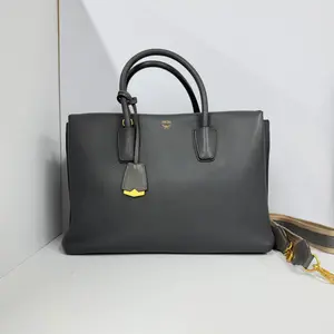 Pre-owned MCM Leather Shoulder Bags 7.8'' R2269 Shoulder Bag C18378312593 0529 E Kylie