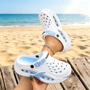 Couple shoes 2026 Fashion Summer Clogs Outdoor Thick Sole Non-Slip Odor Resistant Durable Quick Drying Soft Beach Sandals casual breathable