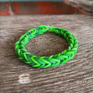 Green Fishtail Loom Band Bracelet