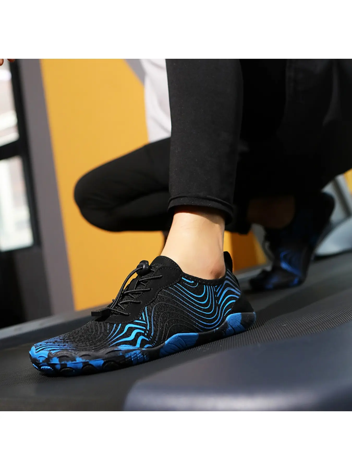 A pair of men's outdoor wading canyoning shoes, breathable and quick-drying mesh, non-slip and wear-resistant, suitable for beach, outdoor and water sports casual wear, Water Aqua Shoes, Water Footwear