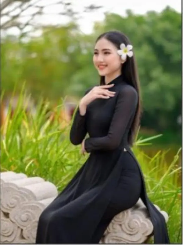 Ao dai tron đen ( black ) square neckline - Vietnamese Traditional Ao Dai for Women solid color with same color pants -ready to ship