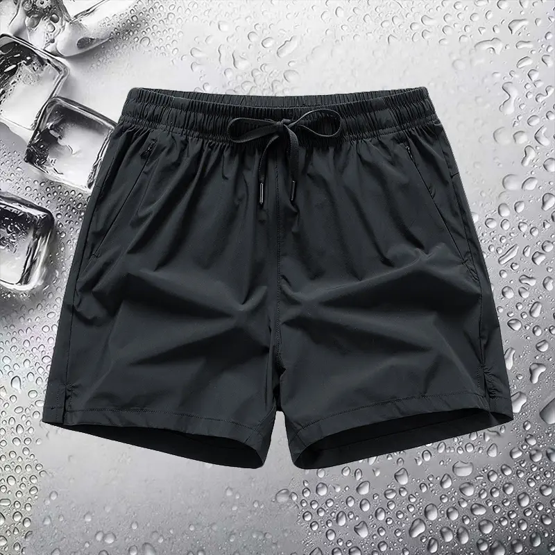 Men's outdoor fashion shorts with pockets and an adjustable drawstring waist. The fabric is comfortable and suitable for everyday wear, work, travel, outdoor activities, and fitness activities. Casual, breathable summer style with a single color and zippe