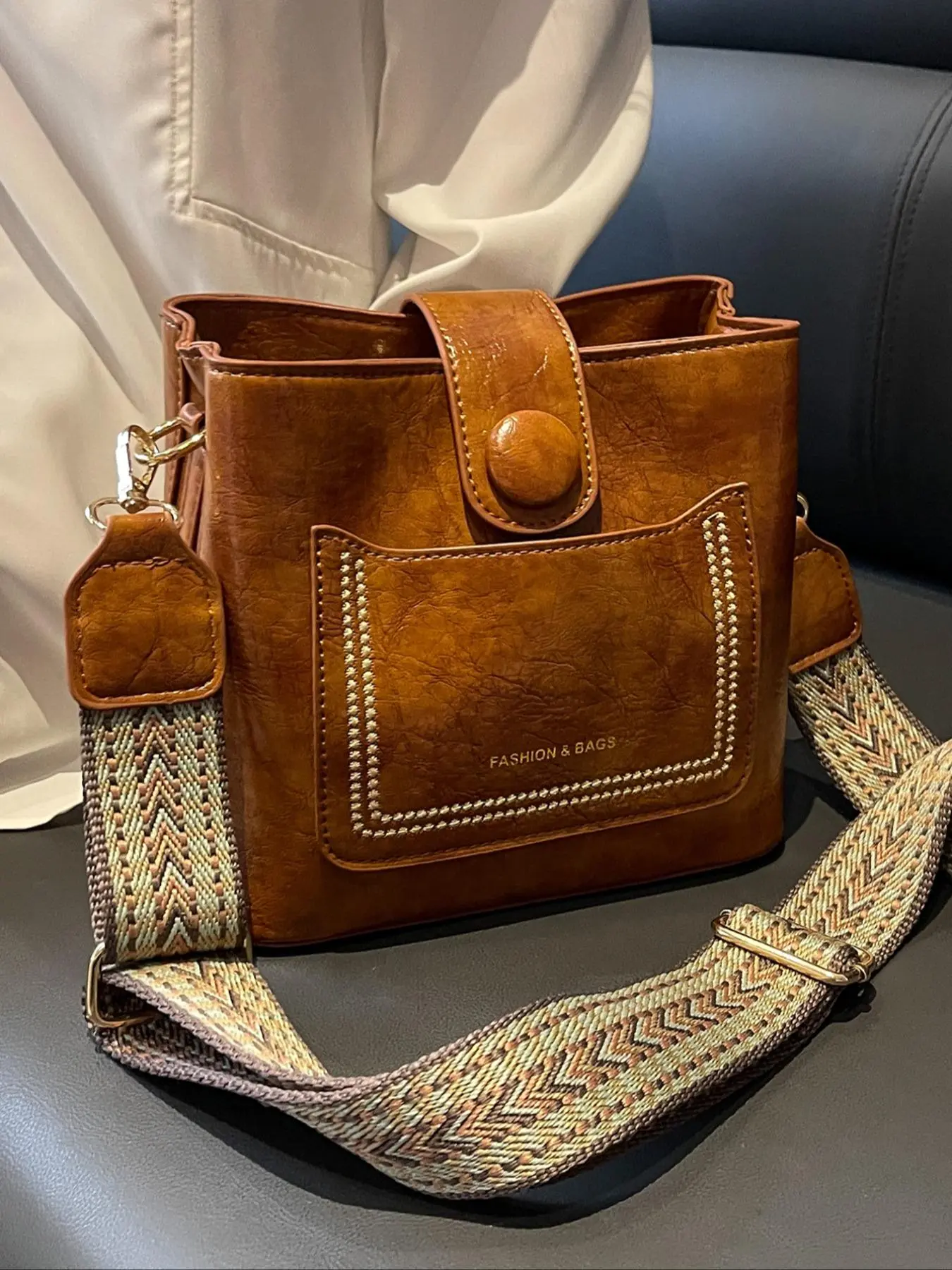 Classic style retro women's small bag, bucket bag, crossbody bag, shoulder bag, exquisite, simple, unique, atmospheric, versatile solid color small bag, fashionable bags, suitable for going out, shopping, commuting