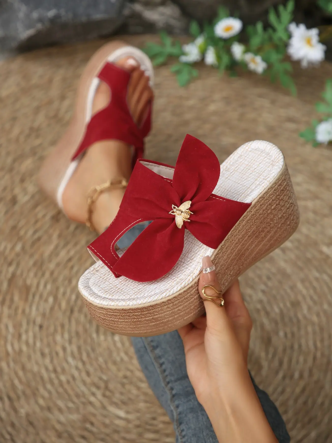 New Butterfly Knot Wedge Sandals for Women, Metal Bee Embellished Sandals, Casual Summer Footwear, Outdoor Thick Sole Grass Braided Platform Flip Flops, Fashionably Comfortable Footwear, Butterfly Decorated Slides