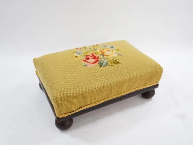 Antique Footstool, Needlepoint Footstool, Antique Furniture, Victorian Furniture, Victorian English Country Style, Round Feet