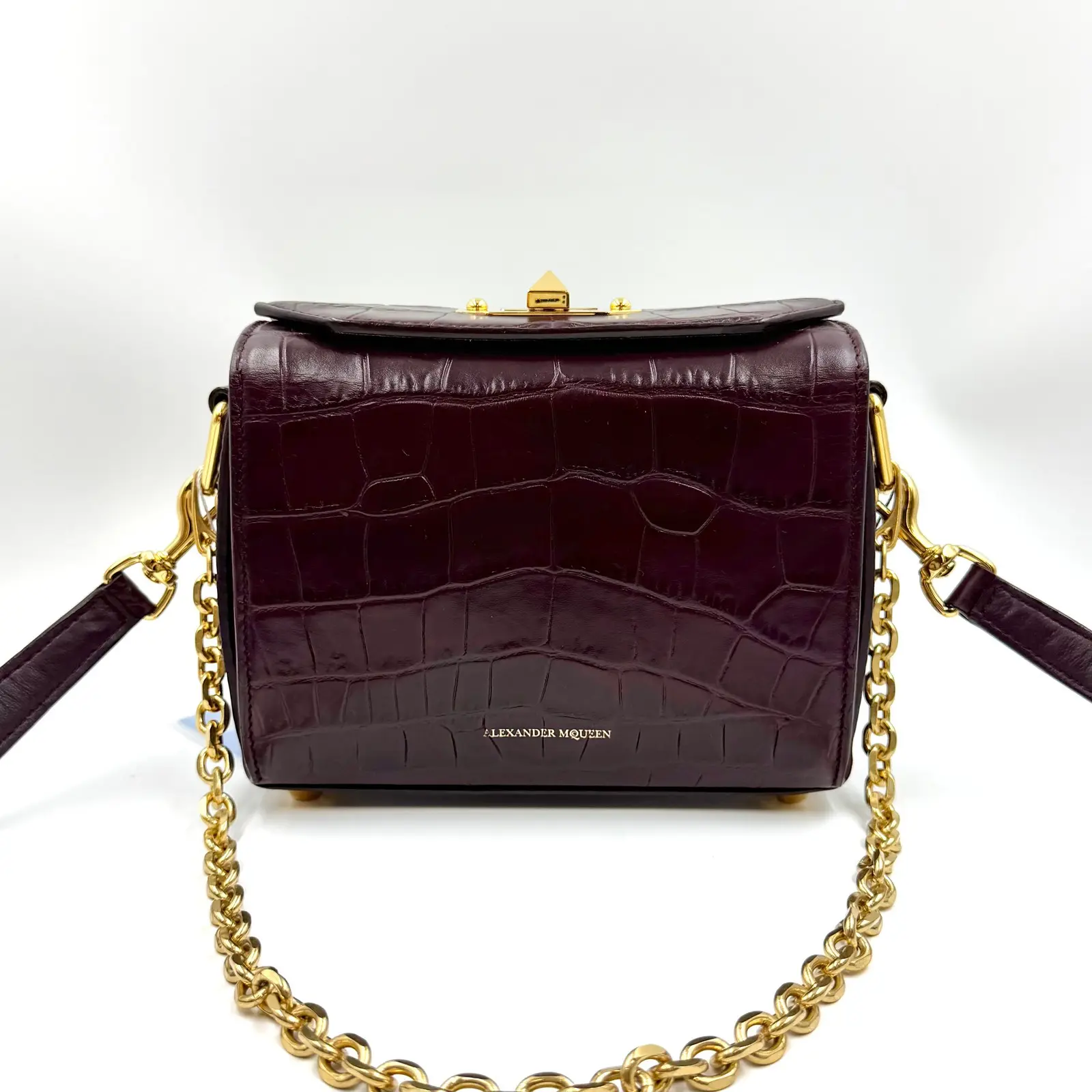 Pre-owned Alexander McQueen As Shown Crossbody Bags HZ 5745 Burgundy Embossed Leather Box Shoulder Bag 26.06.27
