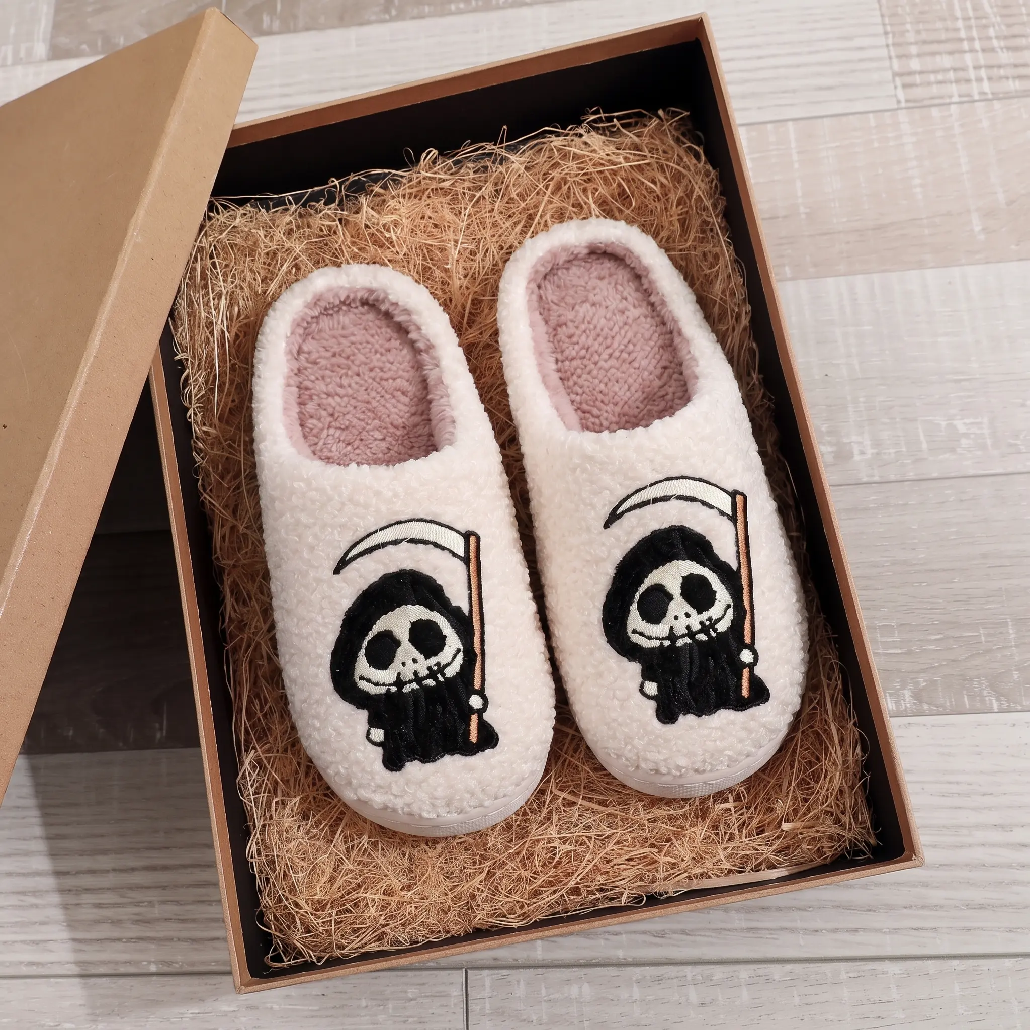 Halloween Ghost Plush Slippers for Women , Cute Spooky Face Fluffy House Shoes, Cozy Indoor Outdoor Slippers