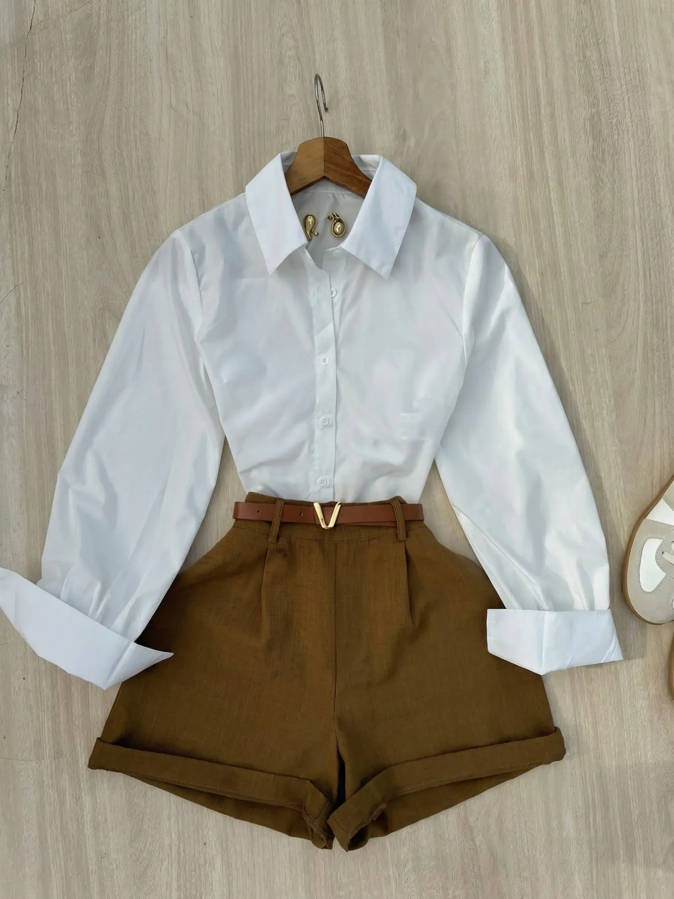 Women's Basic Casual Fashion Two-Piece Long Sleeve Shirt and Shorts Matching Set for Office and Commuting Wear, Summer Outfit, Womenswear