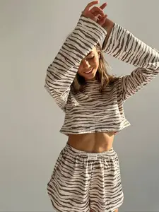 Two-Piece Set Women's Zebra Stripe Print Crop Tee & Patched Split Hem Shorts Pyjama, Casual Comfy Round Neck Drop Shoulder Top & Elastic Waist Shorts PJ Set, Women's Sleepwear for Spring & Fall, Pajama Set