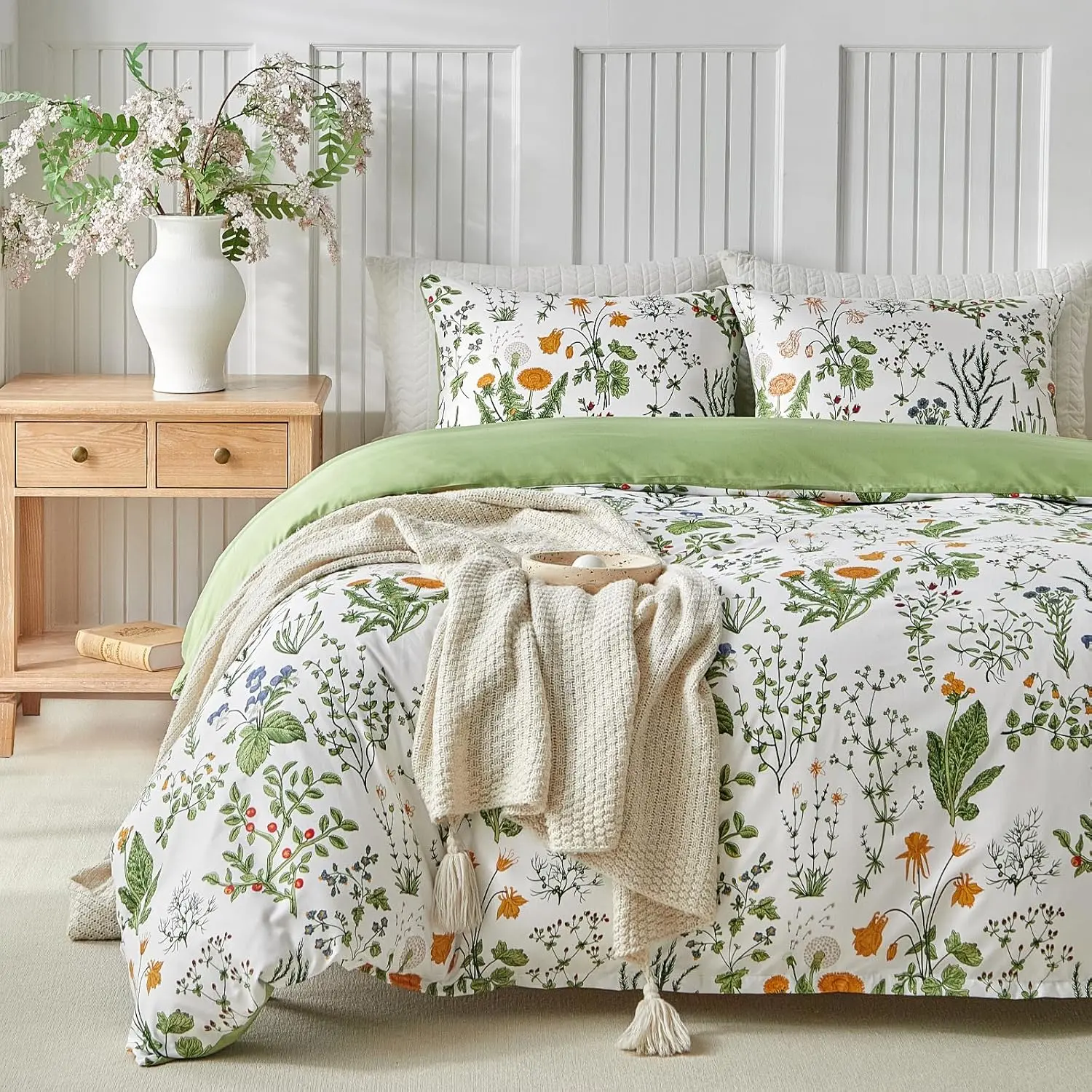 Queen Size Duvet Cover Set, Lightweight Soft Microfiber Comforter Cover, Reversible Duvet Cover Queen with Floral Pattern, 3 Pieces Green Bedding Set with Zipper and 2 Pillowcases​